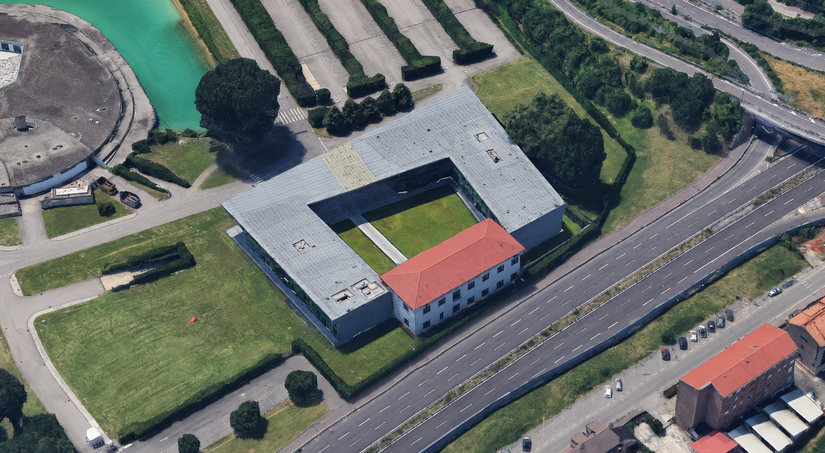 Veduta aerea della Cascina Tregarezzo 