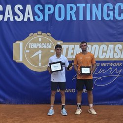 A sinistra Juan Manzano il vincitore del torneo 