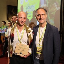 Assessore Beduschi con l'oscar mantovano 