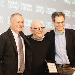 Da sinistra: Piero Colaprico, Andrej Longo (vincitore), Gabriele Pedullà 