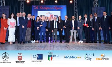 La foto ricordo con tutti i protagonisti 