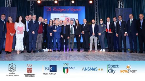 La foto ricordo con tutti i protagonisti 