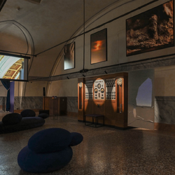 La mostra Guardare fino al cielo nella Sala degli Orologi 