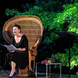 Debora Zuin in Bonjour Tristesse 