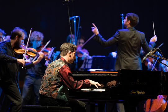Il pianista Marco Mezquida con l'Orchestra Canova in «Rhapsody & Blues» 