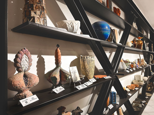Alcune opere della collezione «Primedicopertina» esposte da Art La Rosa 