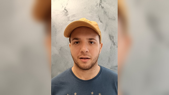 Leonardo Romano, l'artista digitale della mostra «I Communicate» 
