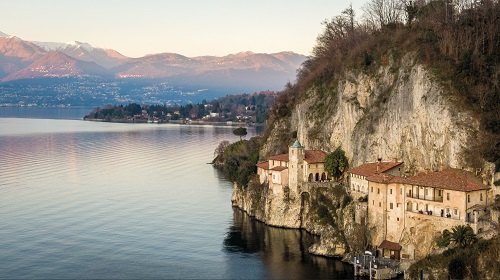 L'Eremo di Santa Caterina del Sasso, a Leggiuno (VA) 