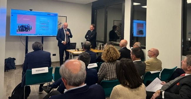 Il vicepresidente della Regione Emilia Romagna, Vincenzo Colla, all'evento del 10 novembre presso la nostra sede 
