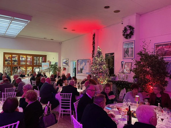 Como cena Natale 2025 