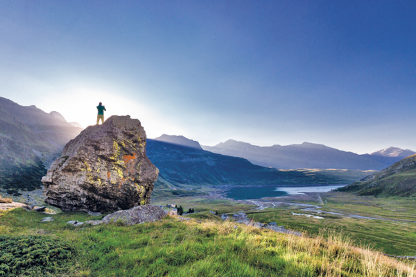 Passo Spluga al mattino  - © Touring Club Italiano / ph. Giacome Fe