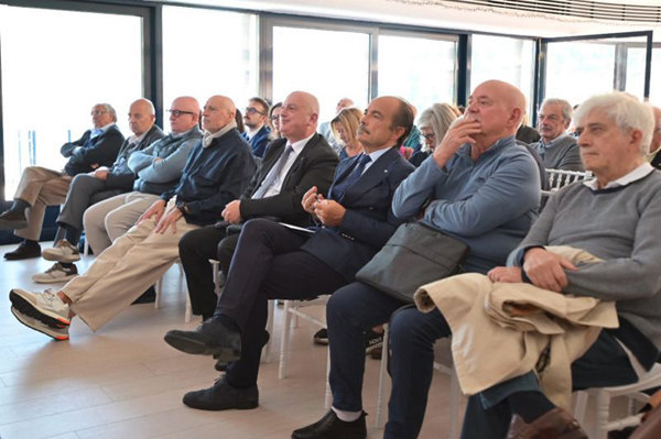 Partecipanti in ascolto 