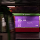 La campagna Scioglistigma di Serenis nella metro di Milano 
