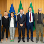 Fontana e Fermi a Palazzo Lombardia con alcuni componenti della giuria del premio 